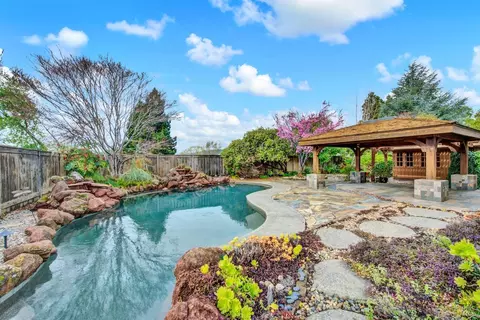 Exterior - 2403 Las Hadas Ct, Fairfield, CA 94534 photo 9 of 20