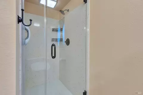 Bath - 230 Torrey Pines Ct, Vallejo, CA 94591 photo 2 of 11