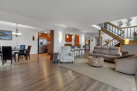 Living - 230 Torrey Pines Ct, Vallejo, CA 94591 photo 3 of 6