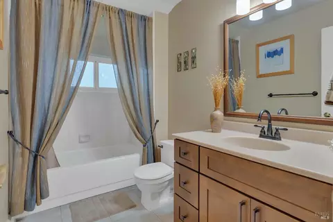 Bath - 230 Torrey Pines Ct, Vallejo, CA 94591 photo 7 of 11