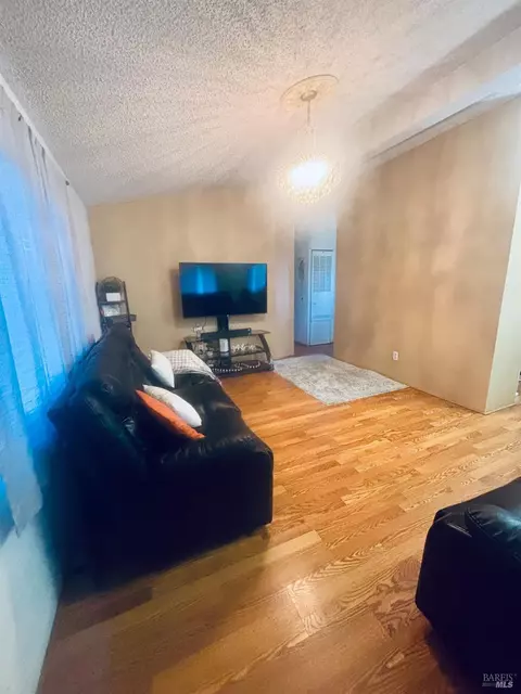 55 Anza Ct, Fairfield, CA 94533 photo 3