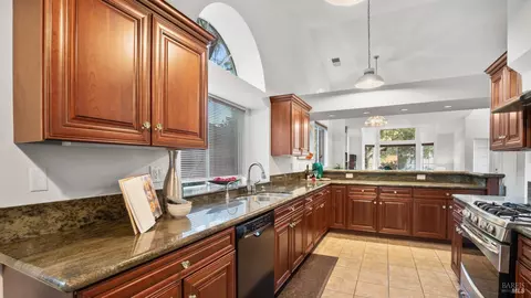331 Longridge Dr, Vallejo, CA 94591 photo 14