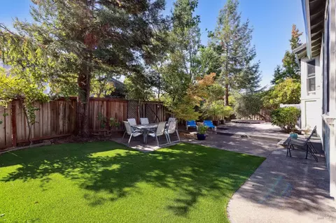 322 Elderberry Dr, Petaluma, CA 94952 photo 6