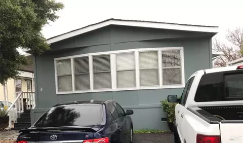 8 Del Loma Ct, Vacaville, CA 95687