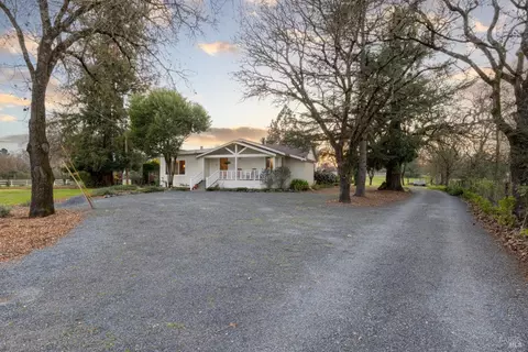 8027 Oak Way, Windsor, CA 95492 photo 3