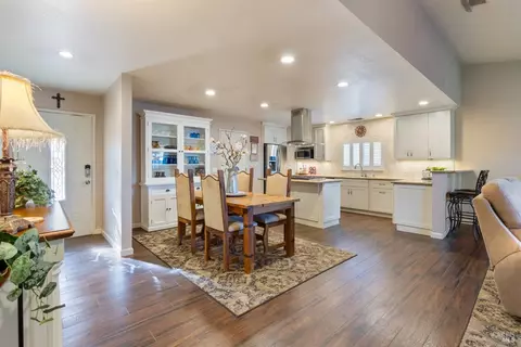 2367 Valley West Dr, Santa Rosa, CA 95401