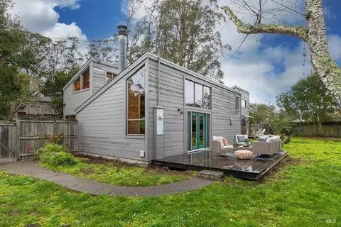 575 Dogwood Rd, Bolinas, CA 94924