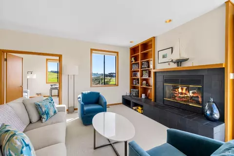 Living - 21514 Heron Dr, Bodega Bay, CA 94923 photo 3 of 4