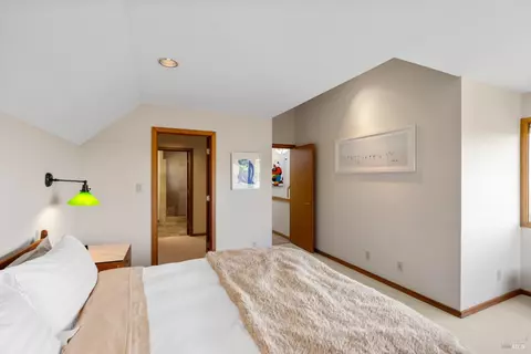 Bedroom - 21514 Heron Dr, Bodega Bay, CA 94923 photo 6 of 6
