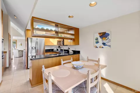 Dining - 21514 Heron Dr, Bodega Bay, CA 94923 photo 5 of 7
