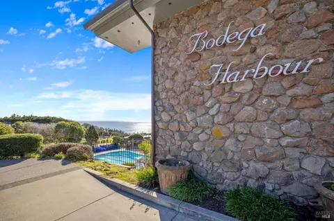 Exterior - 21514 Heron Dr, Bodega Bay, CA 94923 photo 4 of 7