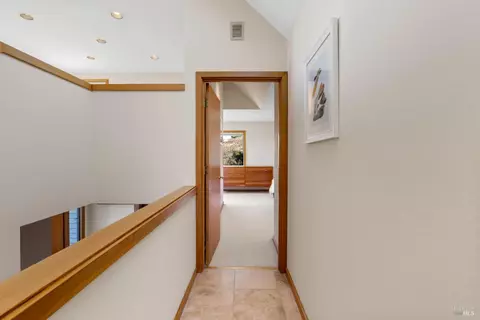 Entry Way - 21514 Heron Dr, Bodega Bay, CA 94923 photo 6 of 8