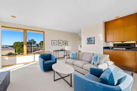 Living - 21514 Heron Dr, Bodega Bay, CA 94923 photo 4 of 4