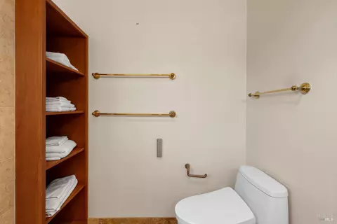 Bath - 21514 Heron Dr, Bodega Bay, CA 94923 photo 5 of 8