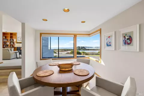 Dining - 21514 Heron Dr, Bodega Bay, CA 94923 photo 4 of 7