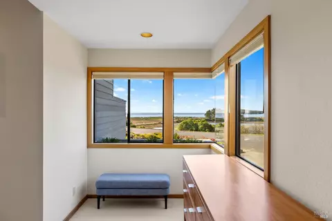 Entry Way - 21514 Heron Dr, Bodega Bay, CA 94923 photo 7 of 8