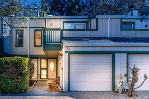 299 Shasta Dr #14, Vacaville, CA 95687