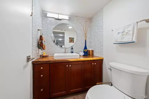 Bath - 1459 Post Ranch Rd, Santa Rosa, CA 95405 photo 1 of 5