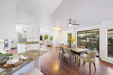 5 La Cuesta Ct, Saint Helena, CA 94574