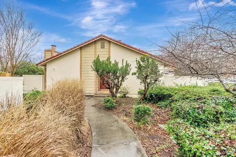 226 Park Place Dr, Petaluma, CA 94954