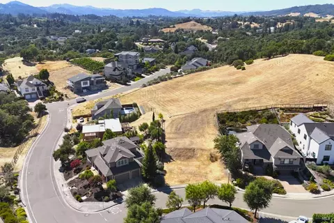 1571 Clear Ridge Dr, Healdsburg, CA 95448
