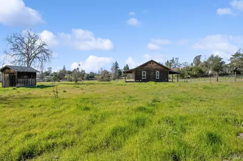 Exterior - 1680 Estee Ave, Napa, CA 94558 photo 2 of 4