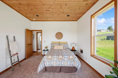 Bedroom - 1680 Estee Ave, Napa, CA 94558 photo 2 of 4