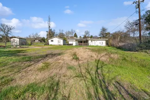Exterior - 1680 Estee Ave, Napa, CA 94558 photo 3 of 4