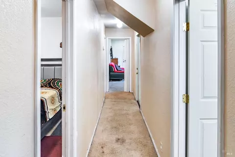 Entry Way - 32 Boxelder Ct, Napa, CA 94558 photo 7 of 9