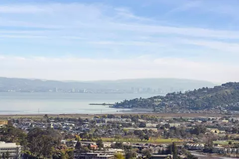 64 Rock Rd, Kentfield, CA 94904