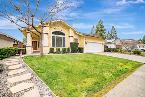 1076 San Francisco Way, Rohnert Park, CA 94928