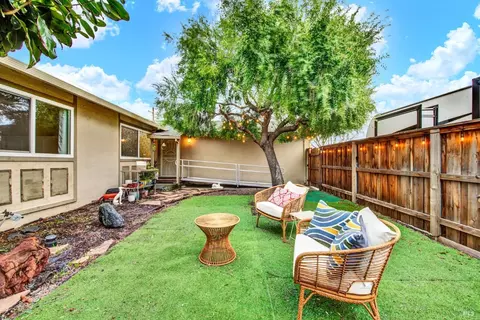 1012 Nightingale Dr, Fairfield, CA 94533 photo 10