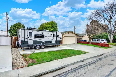 1012 Nightingale Dr, Fairfield, CA 94533 photo 2