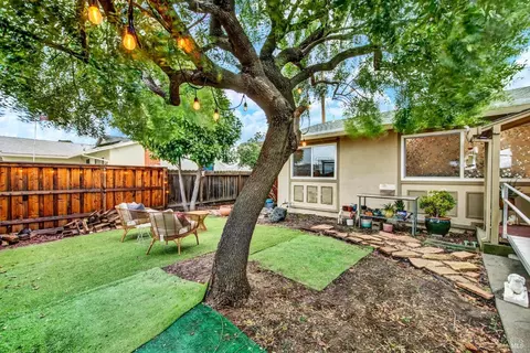 1012 Nightingale Dr, Fairfield, CA 94533 photo 12