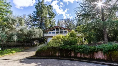 989 Fairway Ave, Ukiah, CA 95482