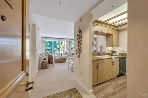 600 Deer Valley Rd #2H, San Rafael, CA 94903