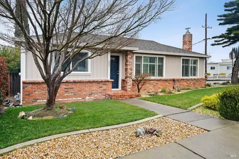 237 Hillcrest Ave, Benicia, CA 94510 photo 2