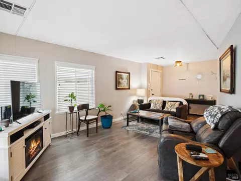 460 E Gobbi St #5, Ukiah, CA 95482 photo 2