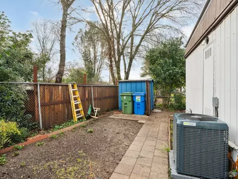 460 E Gobbi St #5, Ukiah, CA 95482 photo 17
