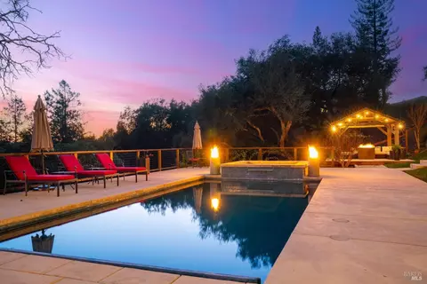 5314 Vista Grande Dr, Santa Rosa, CA 95403