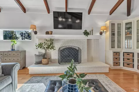 Living - 524 Montecito Blvd, Napa, CA 94559 photo 4 of 5