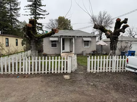 320 Norgard Ln, Ukiah, CA 95482 photo 2