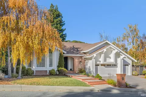 10 Silk Oak Cir, San Rafael, CA 94901