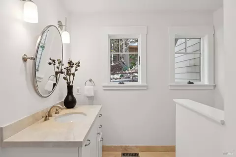 Bath - 431 Wellesley Ave, Mill Valley, CA 94941 photo 7 of 9