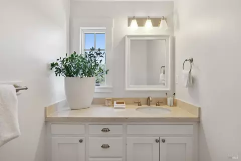 Bath - 431 Wellesley Ave, Mill Valley, CA 94941 photo 6 of 9