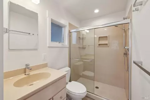 Bath - 431 Wellesley Ave, Mill Valley, CA 94941 photo 9 of 9