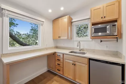 Kitchen - 431 Wellesley Ave, Mill Valley, CA 94941 photo 16 of 16