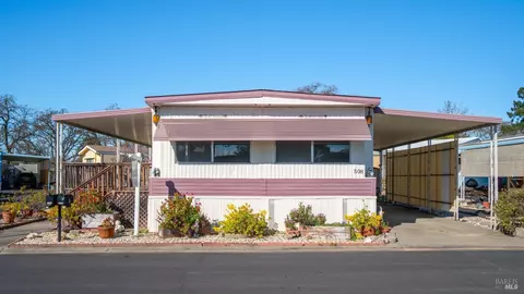 508 Colonial Park Dr, Santa Rosa, CA 95403