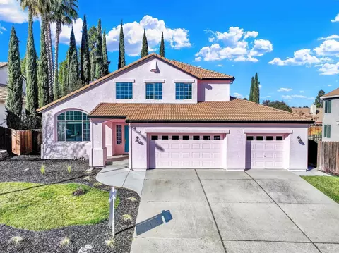 713 Monaghan Cir, Vacaville, CA 95688