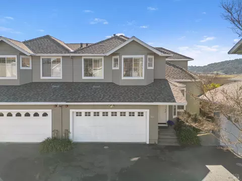 208 Baypoint Dr, San Rafael, CA 94901